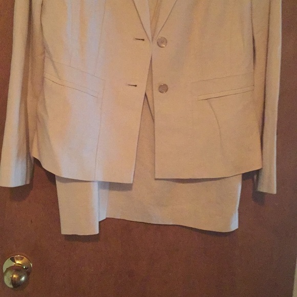 Suit - Picture 4 of 4